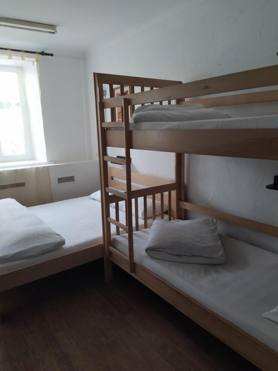 Cool Traveler Hostel เคียฟ ภายนอก รูปภาพ