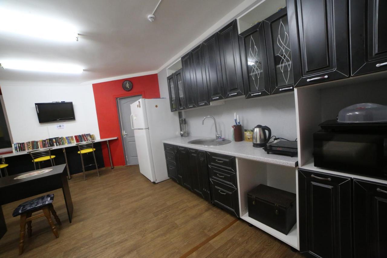 Cool Traveler Hostel เคียฟ ภายนอก รูปภาพ